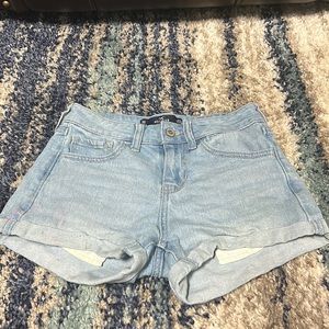 These are only worn ONCE they are a 00 low rise boyfriend shorts 3”